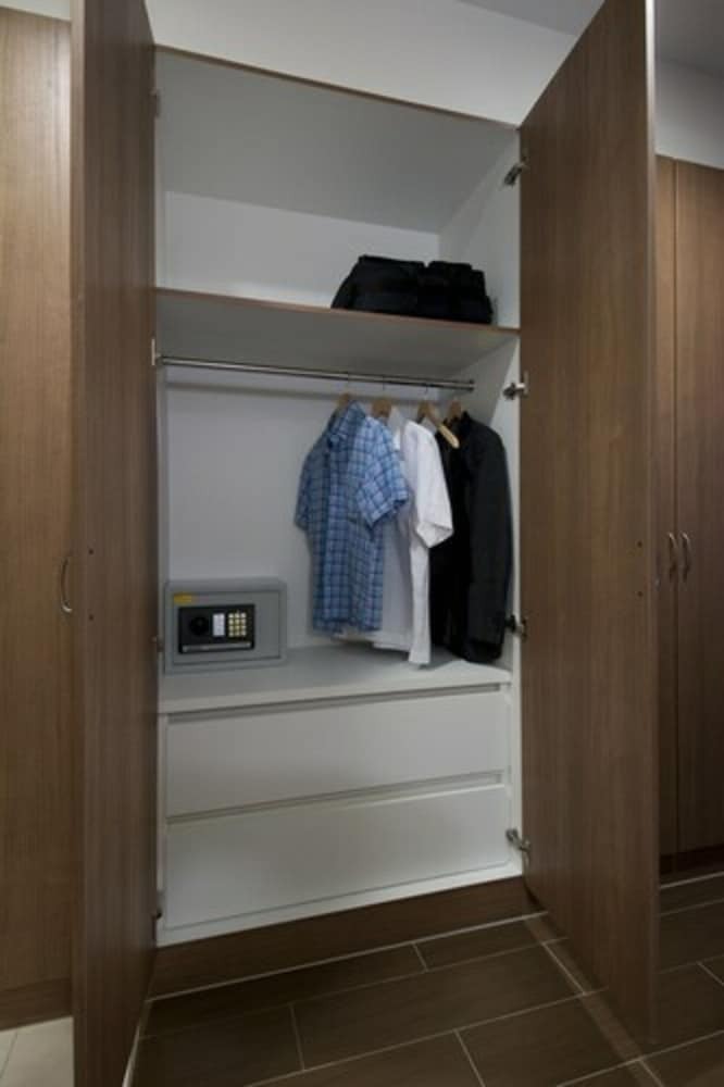 Hotel Sancrest Residence Deltamas
