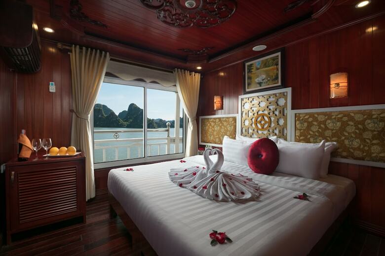 Rosa Boutique Cruise