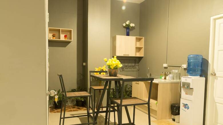 Hostal Iris Hostel