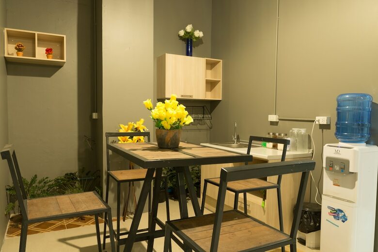 Hostal Iris Hostel