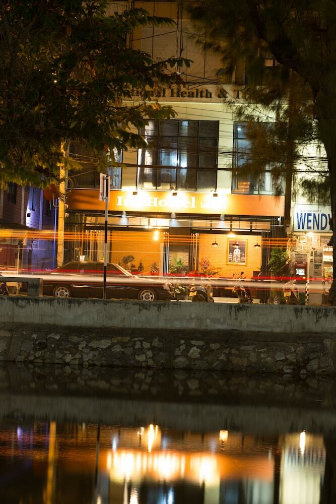 Hostal Iris Hostel