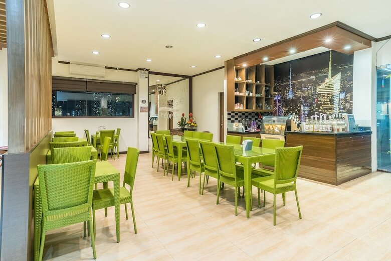 Heroes Hotel