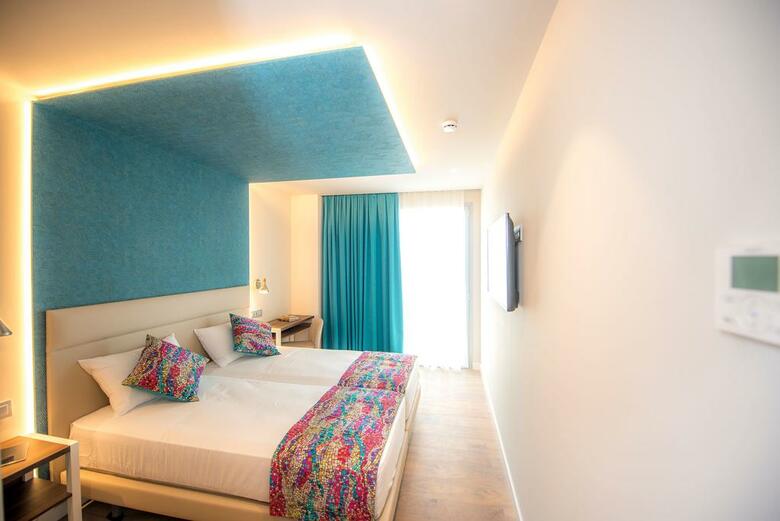 Arya Stadium Hotel By Madanis