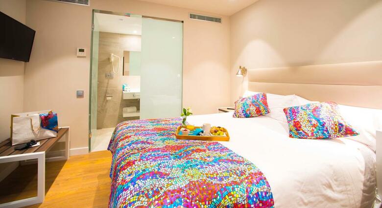 Arya Stadium Hotel By Madanis