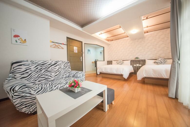 Hotel Honey House B&B