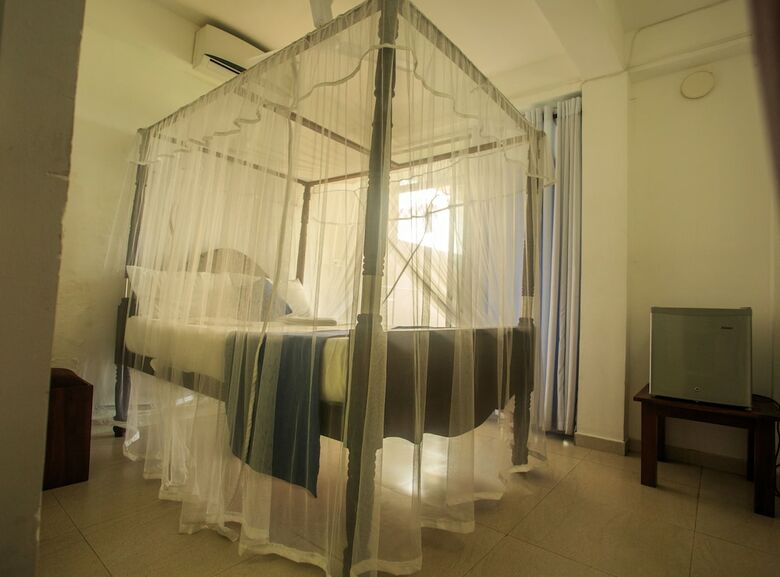 Hotel Tharanga Surfing Villa