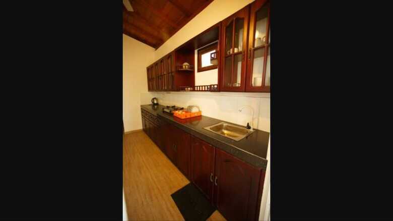Hotel Tharanga Surfing Villa