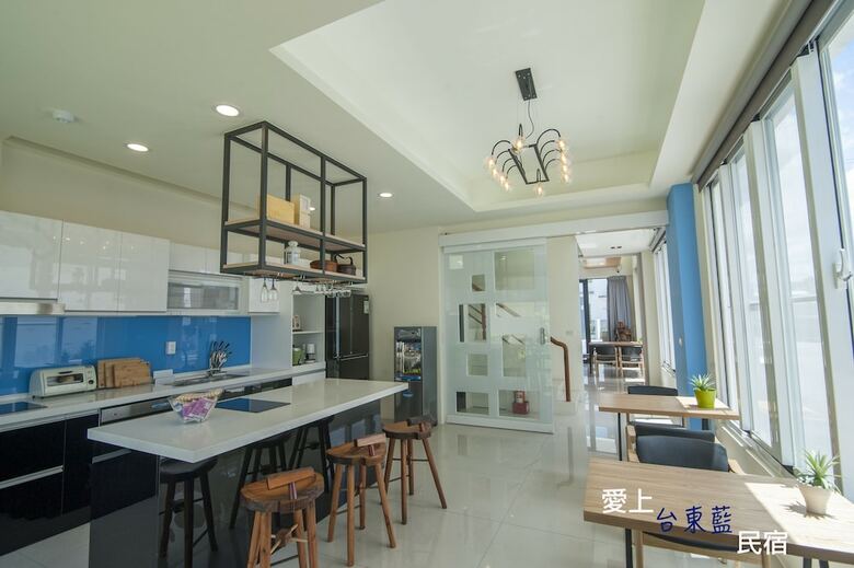Tt Blue B&B