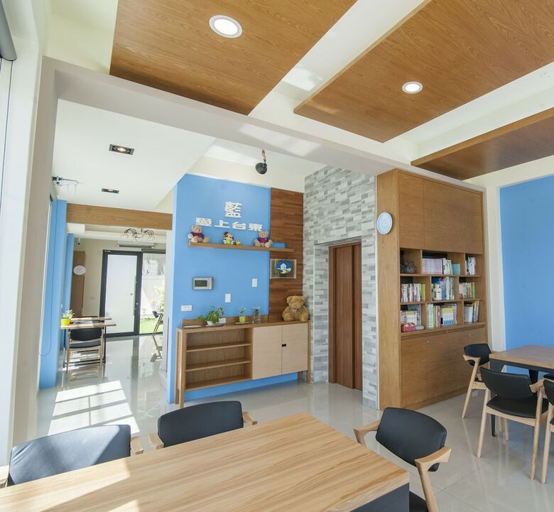 Tt Blue B&B