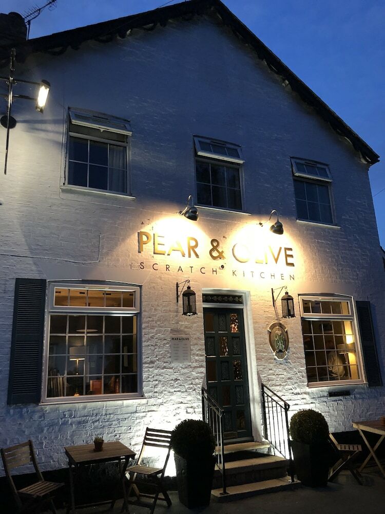 Posada Pear Tree Inn Pear & Olive