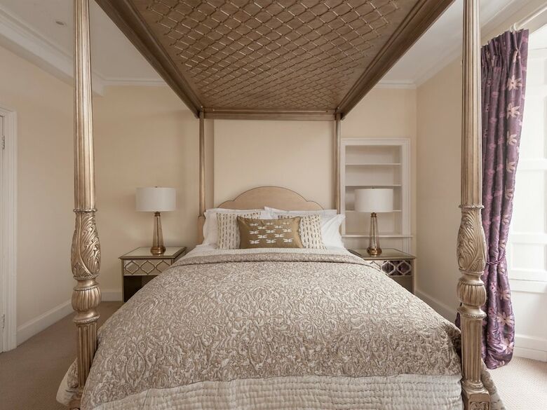 Rose Street Apartment
