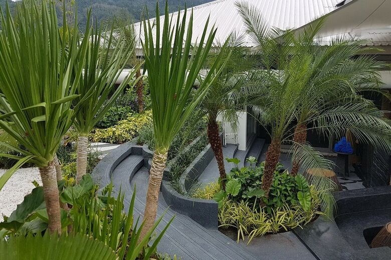 Oakwood Hotel Journeyhub Phuket