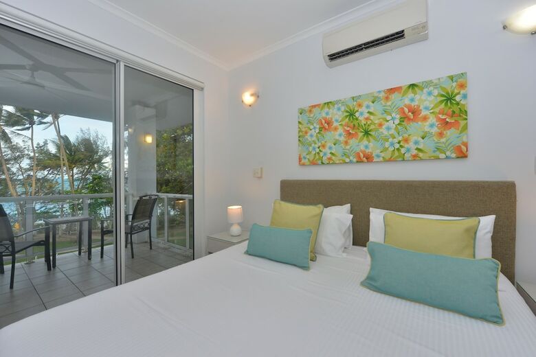 Apartamentos On The Beach 321