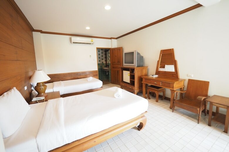 Fah Place Hotel