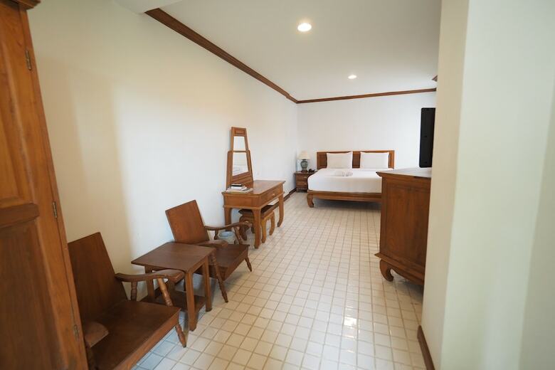 Fah Place Hotel