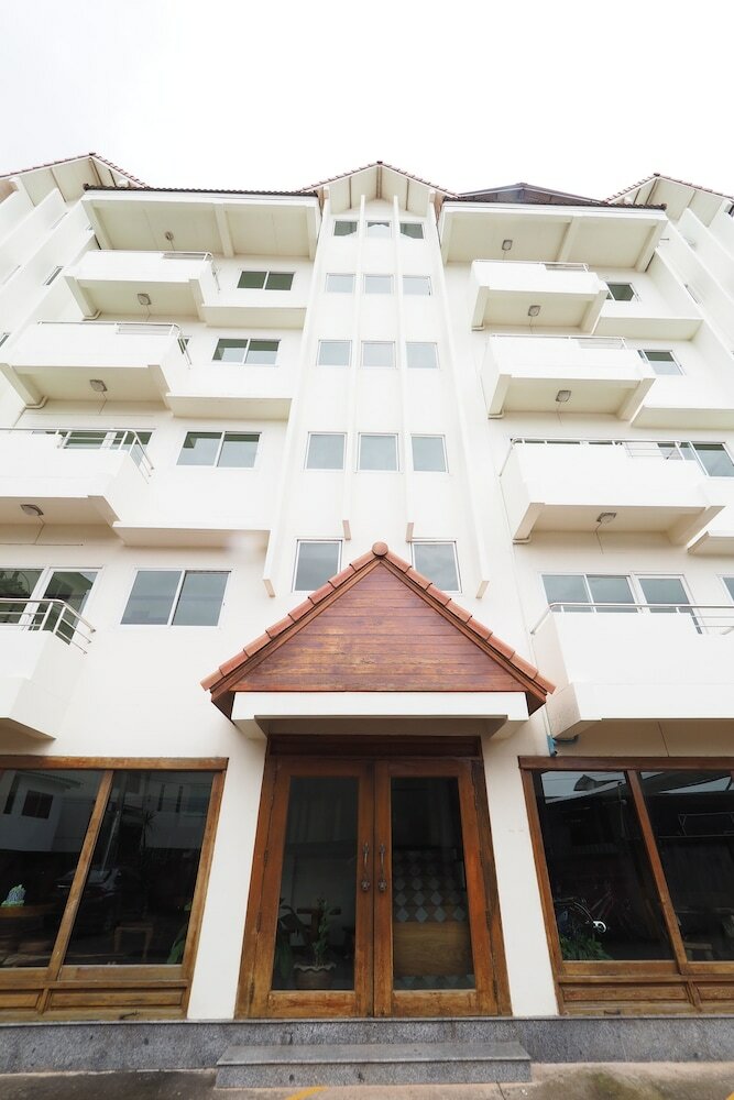 Fah Place Hotel
