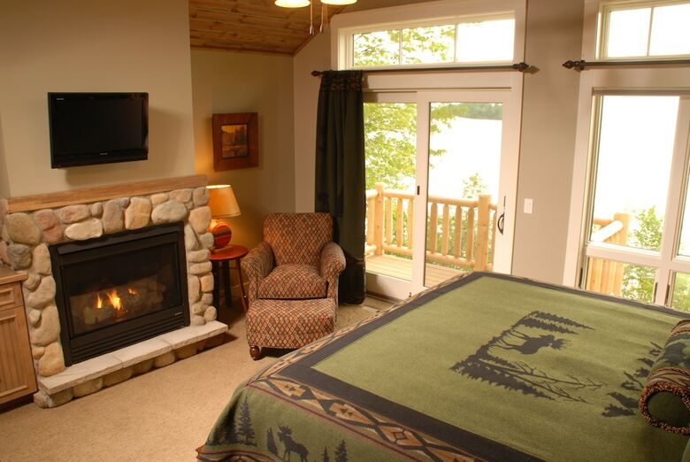 Cabana Trappers Landing Lodge