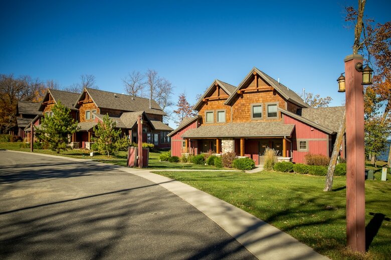 Cabana Trappers Landing Lodge