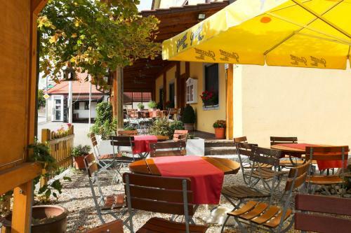 Hostal Landhotel Sch�ll