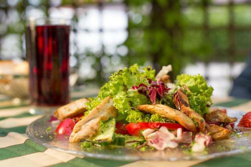 Hostal Landhotel Sch�ll