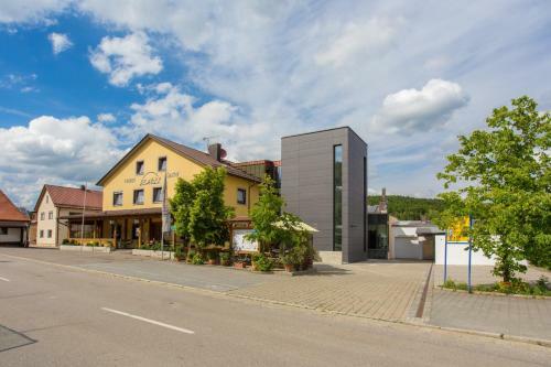 Hostal Landhotel Sch�ll