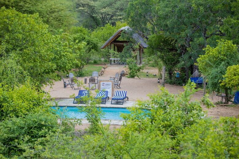 Posada Mabata Makali Lodge & Campsite