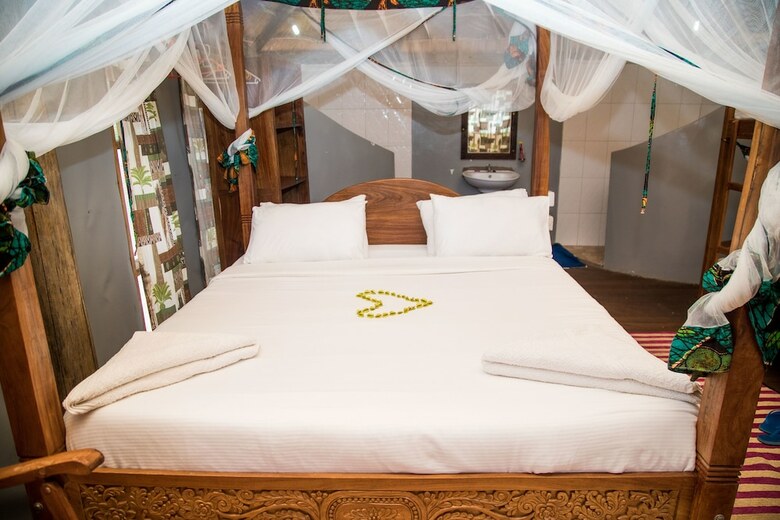 Posada Mabata Makali Lodge & Campsite