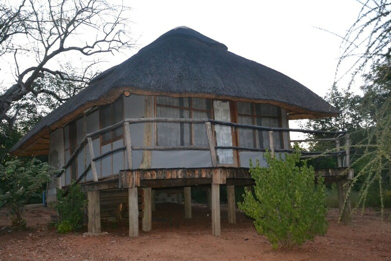 Posada Mabata Makali Lodge & Campsite