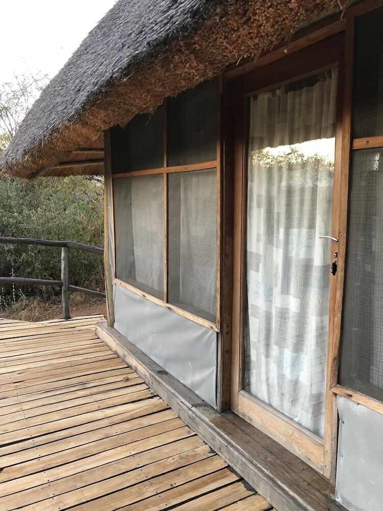 Posada Mabata Makali Lodge & Campsite