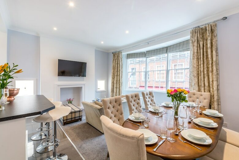 Apartamentos Windsor Castle Townhouse
