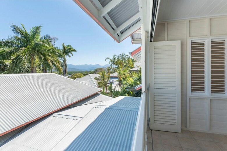 Villa Latitude 16 On Grant St