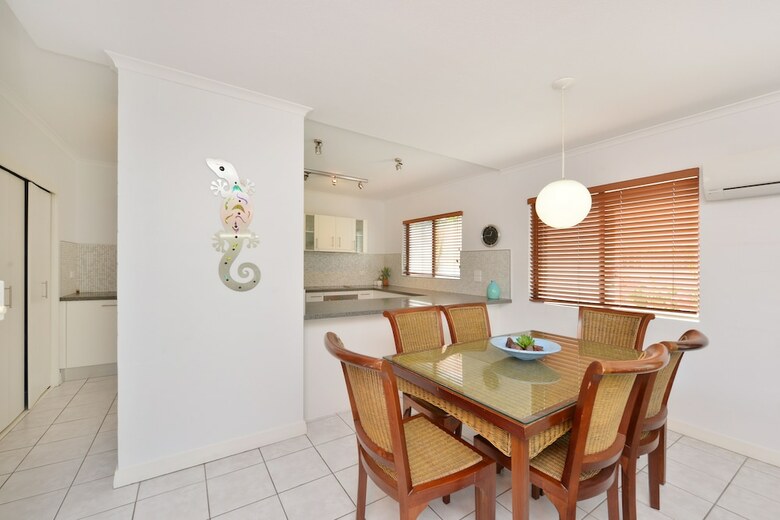 Tropical Reef Apartments Port Douglas