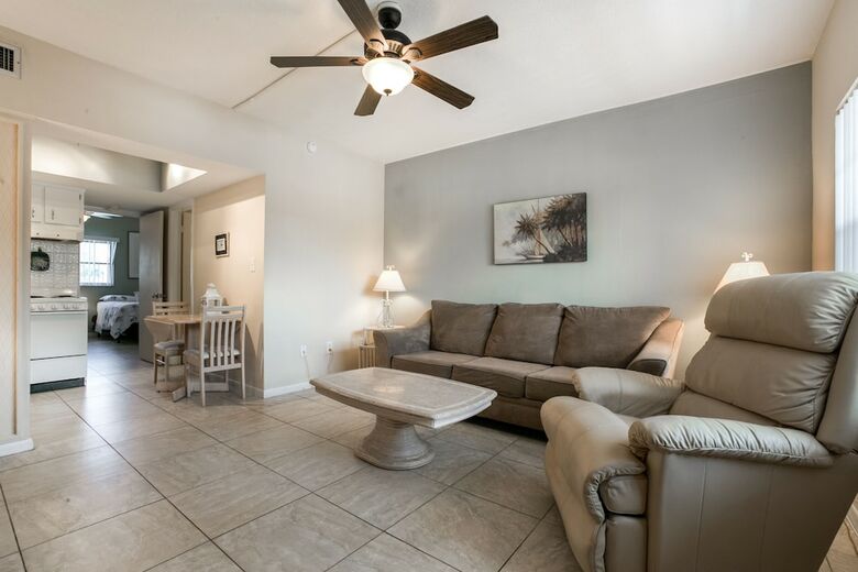 Apartamento Hideaway Waterfront Resort & Hotel
