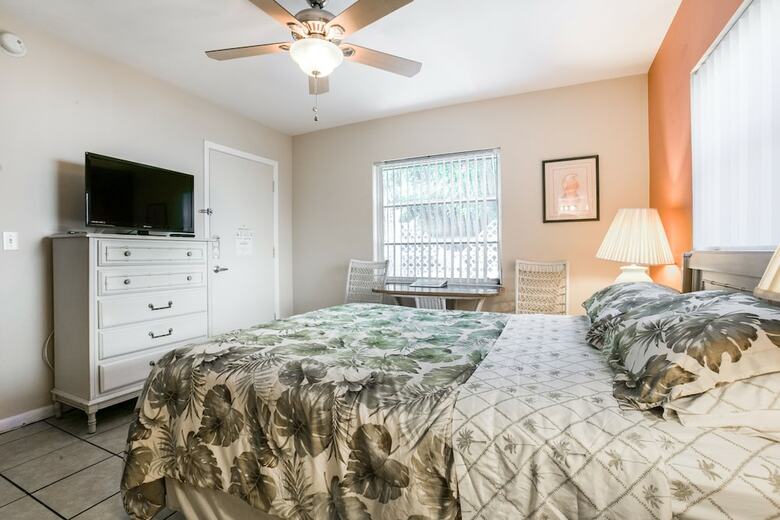 Apartamento Hideaway Waterfront Resort & Hotel