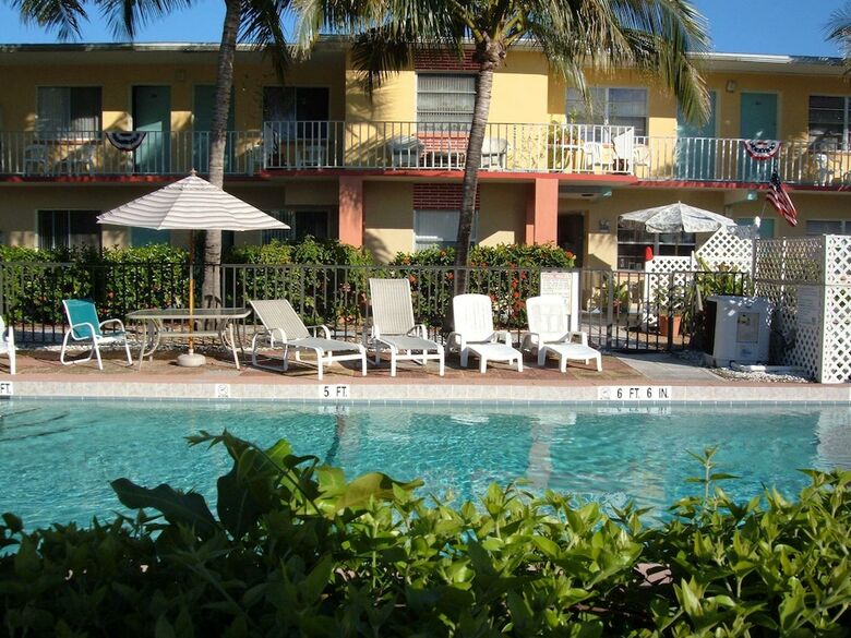 Apartamento Hideaway Waterfront Resort & Hotel
