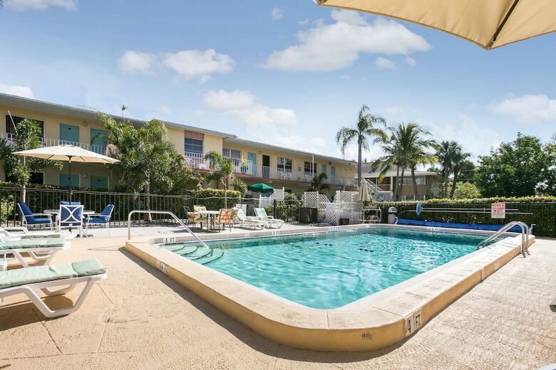 Apartamento Hideaway Waterfront Resort & Hotel