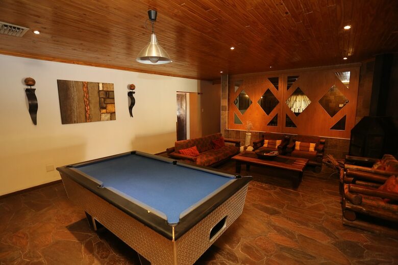 Stoney's Country Hotel