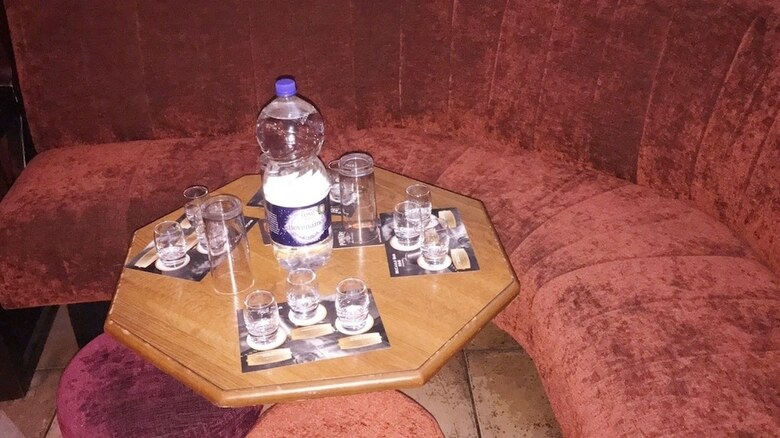 Hotel Mccauls Bar & Guesthouse