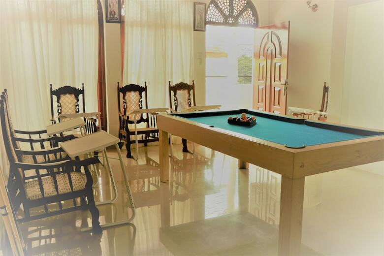 Hostal Eos Hostels