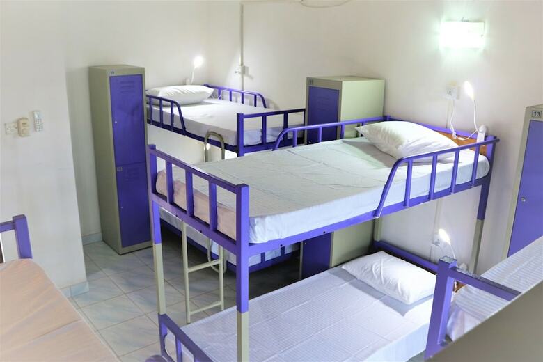 Hostal Eos Hostels