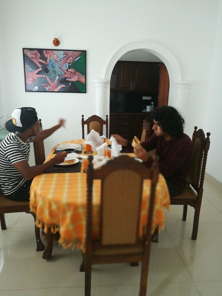 Hostal Eos Hostels