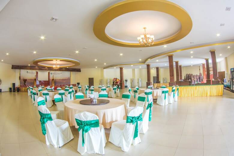 Hotel Royal Emerald River View Resort