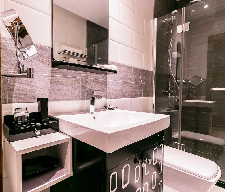 Aparthotel Oak Plaza Suites