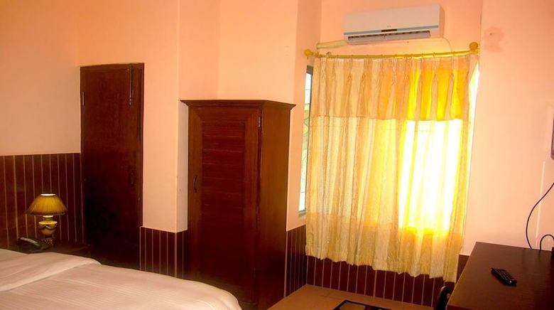 Hotel Half Moon