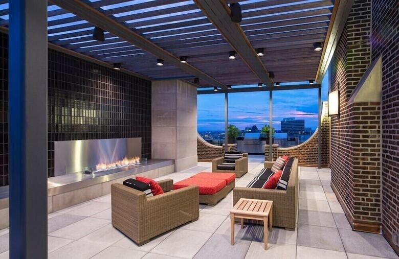 Apartamentos Cook City Suites - 1616 Walnut Street