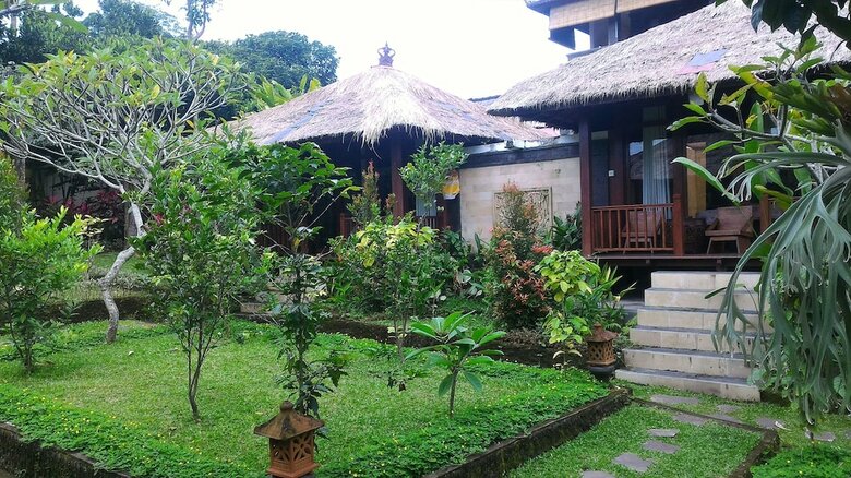Hotel Astawa House