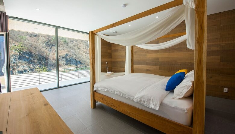Pension Heritis Poolvilla
