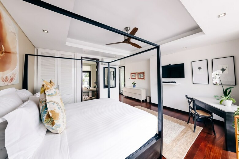 5 Bedroom Beach Front Villa Lotus