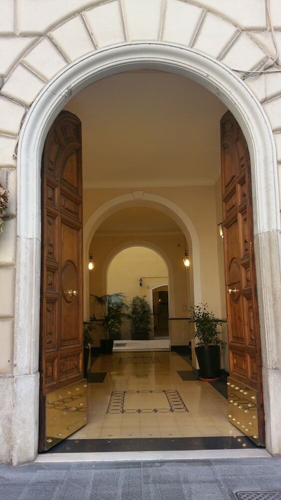 Hotel Merulana Holidays