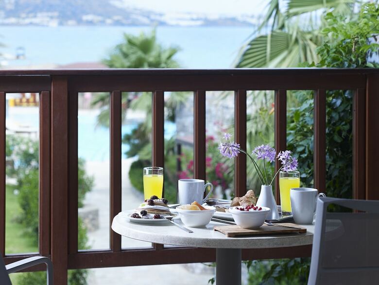 Hotel Ikaros Beach Resort & Spa